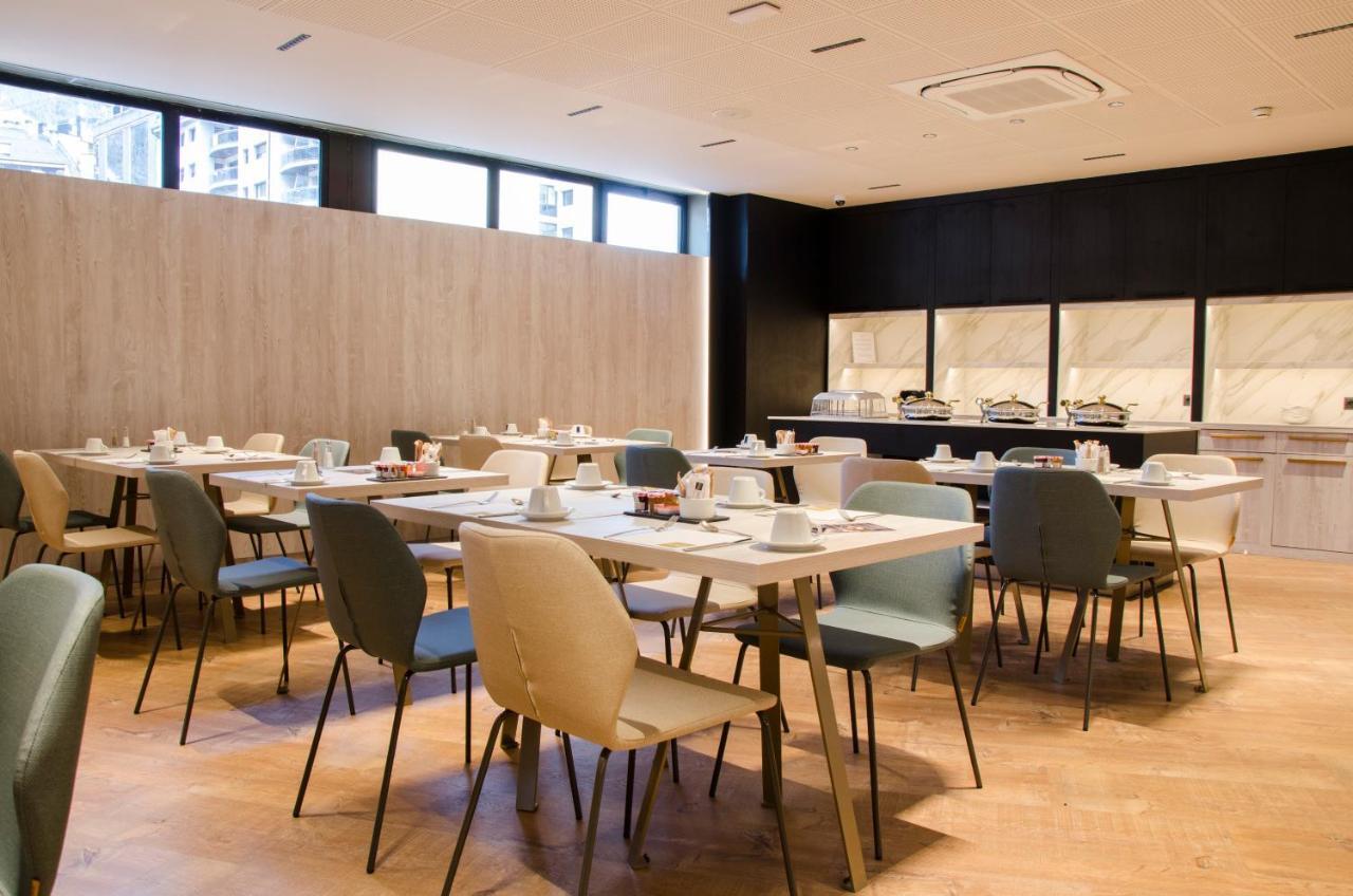 Grand Plaza Hotel & Wellness Андора ла Веля Екстериор снимка The dining room at the 2012 Olympic Village
